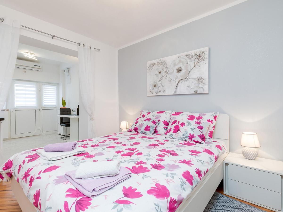 Apartment Manuel Porec Exterior photo