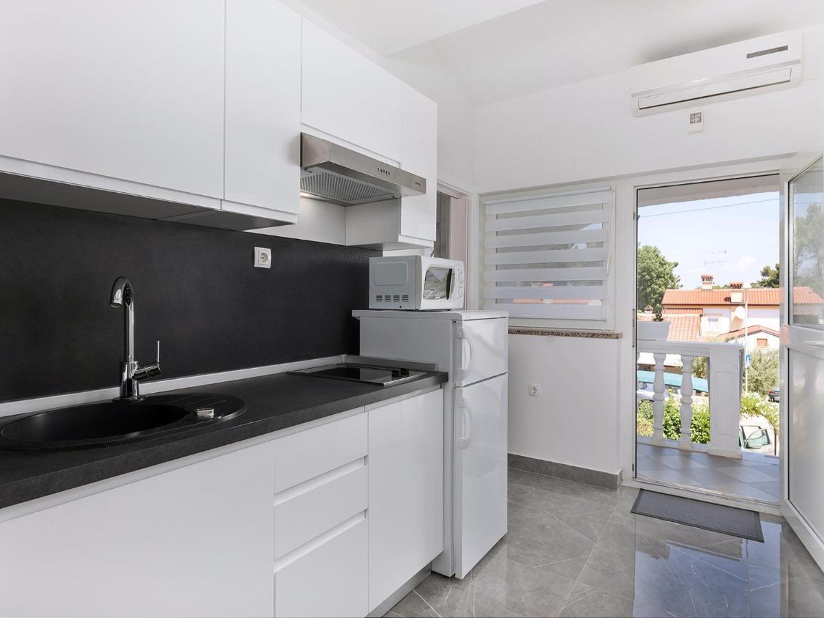 Apartment Manuel Porec Exterior photo